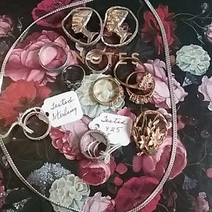 Mixed jewelry lot